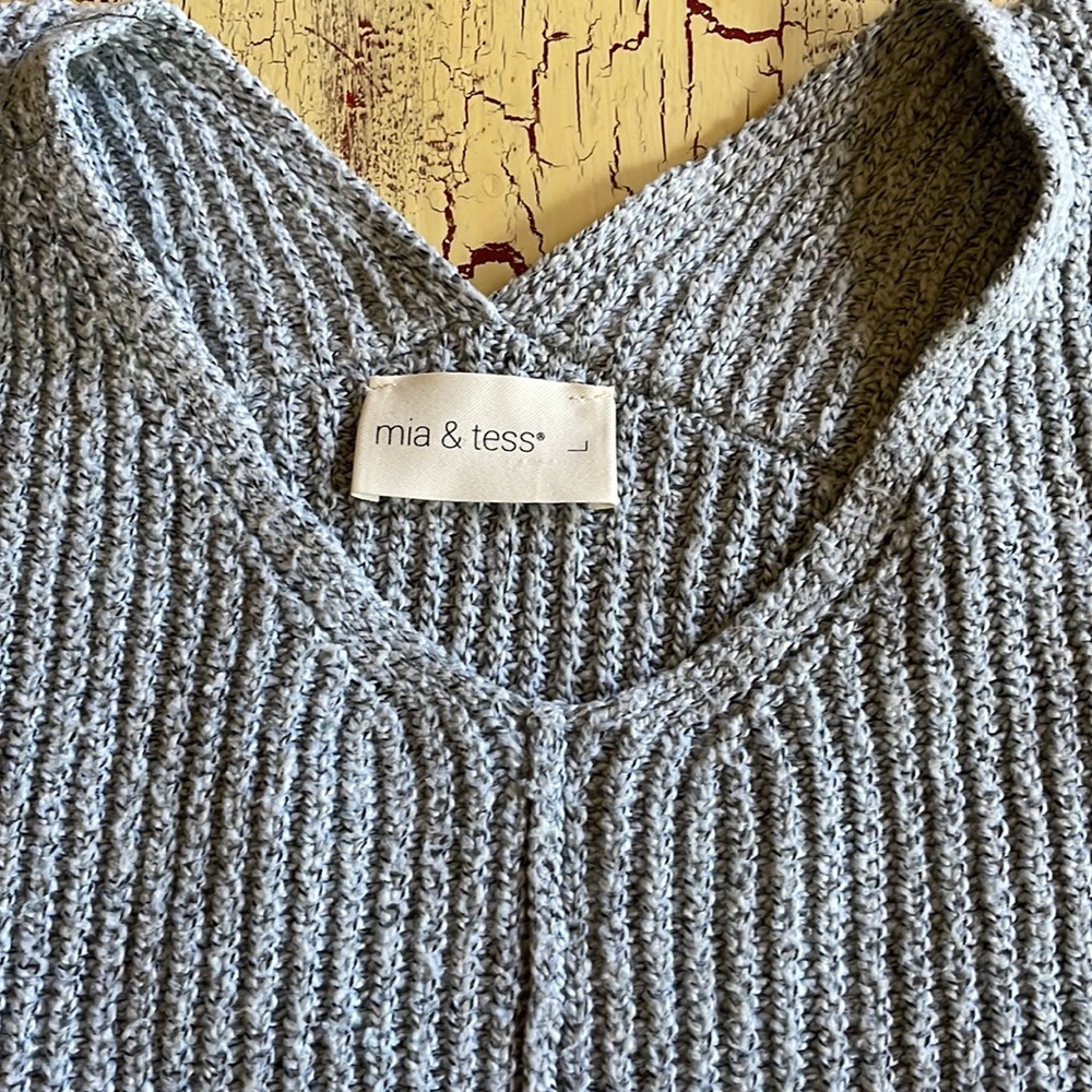 Size Large cozy boxy sweater - Picture 2 of 7
